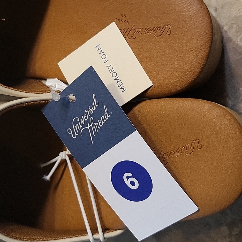 NWT clogs - Picture 5 of 6